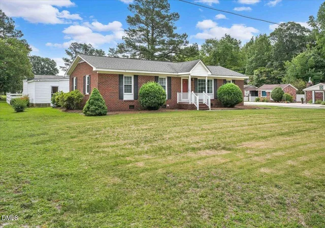 Homes for sale in Kenly, NC | 606 E Fremont St, Kenly, NC 27542 | MLS# 10171480