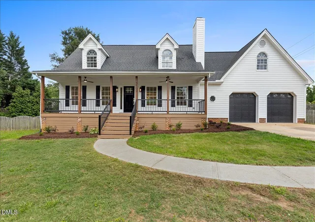 Homes for sale in Apex, NC | 3700 Crooked Brook Trl, Apex, NC 27539 | MLS# 10171168