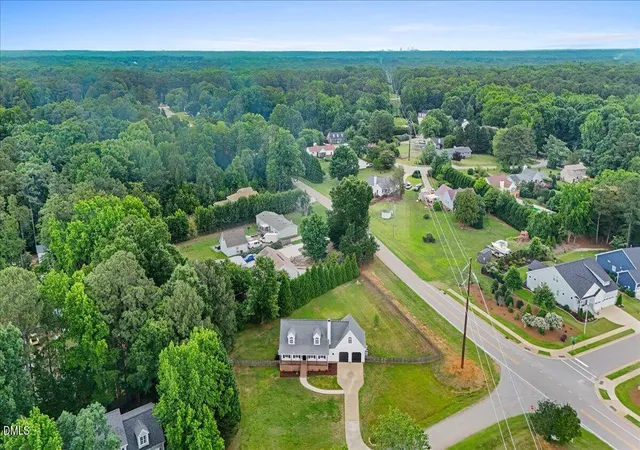 Homes for sale in Apex, NC | 3700 Crooked Brook Trl, Apex, NC 27539 | MLS# 10171168