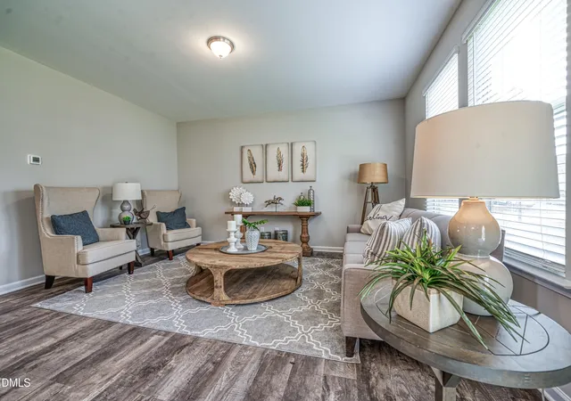 Photo 5 of Single family home for sale at 320 Ember St, Zebulon, NC 27597 | MLS# 10189119 | Listing updated on 2026-09-05
