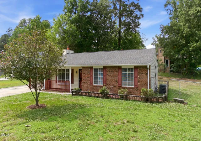 Photo 3 of Single family home for sale at 3909 Old Crk Ct, Raleigh, NC 27604 | MLS# 10172209 | Listing updated on 2026-10-19