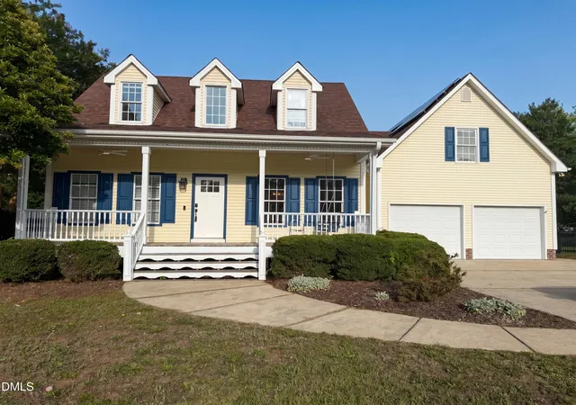 Photo 1 of Single family home for sale at 304 Cameronwood Dr, Fuquay Varina, NC 27526 | MLS# 10171200 | Listing updated on 2026-08-27