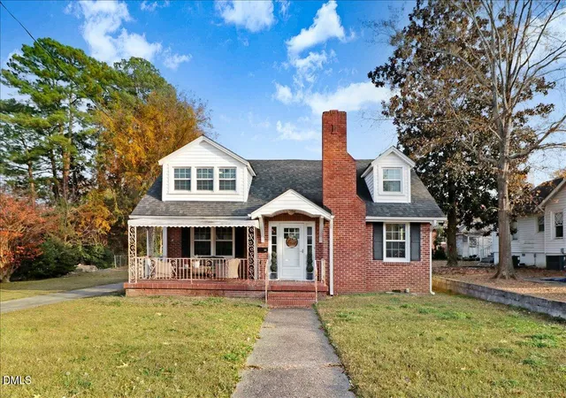 Photo 1 of Single family home for sale at 313 S 4th Street, Smithfield, NC 27577 | MLS# 10171183 | Listing updated on 2026-07-21