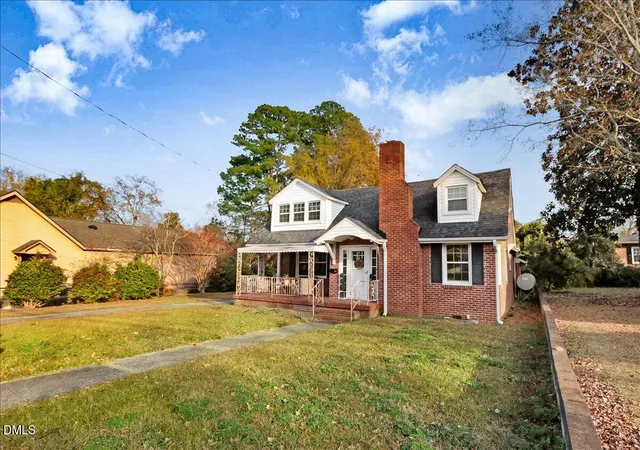 Photo 2 of Single family home for sale at 313 S 4th Street, Smithfield, NC 27577 | MLS# 10171183 | Listing updated on 2026-07-21
