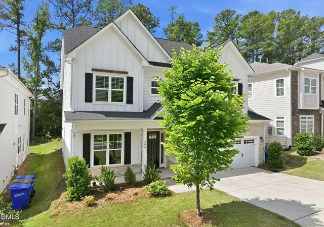 Photo 3 of Sale Pending at 505 Kings Lake Way, Durham, NC 27703 | MLS# 10171903 | Listing updated on 2026-08-30