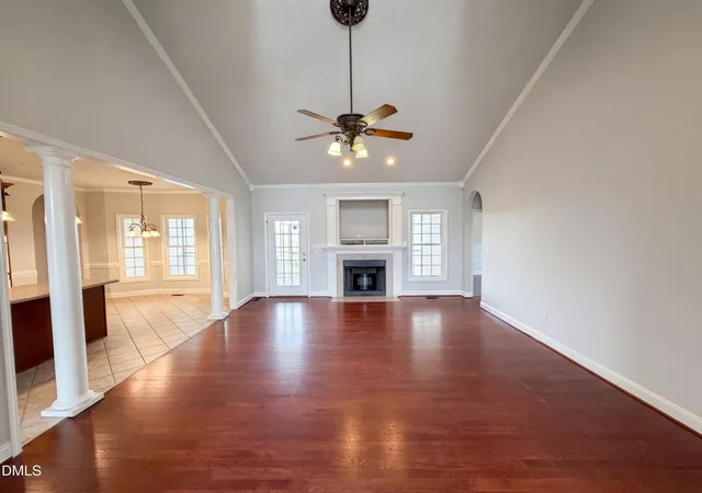 4th image of 824 Camwheel Dr, Hope Mills, NC 28348 | MLS# 10171371