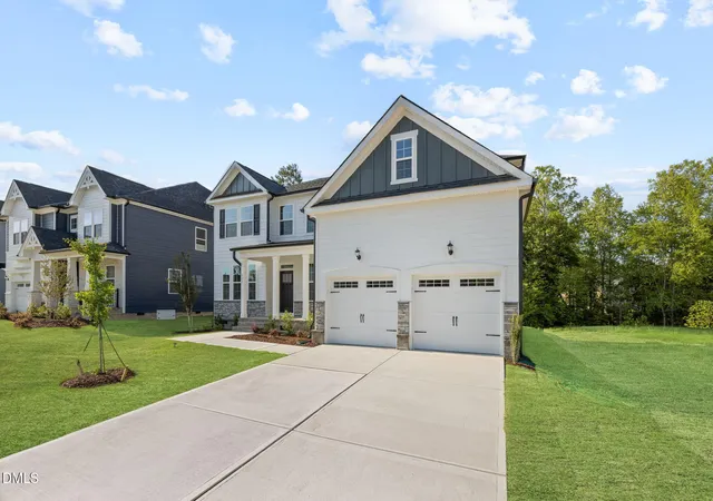 Photo 3 of Sale Pending at 621 Metroliner Pl, Knightdale, NC 27545 | MLS# 10171297 | Listing updated on 2026-10-04