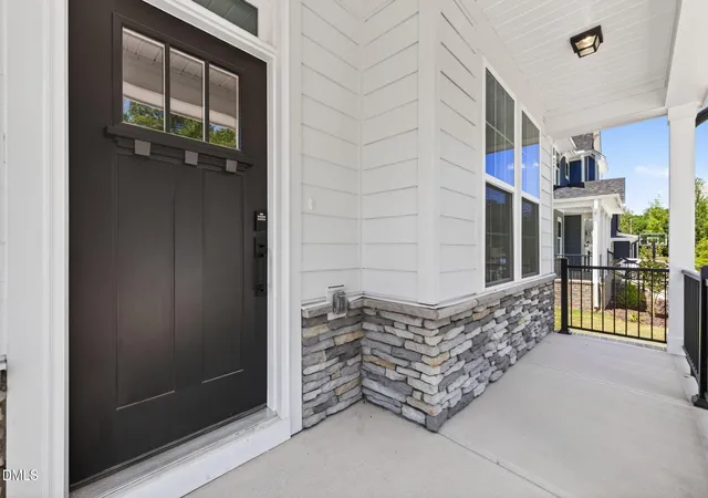Photo 4 of Single family home for sale at 912 Bostonian Dr, Knightdale, NC 27545 | MLS# 10171310 | Listing updated on 2026-09-25