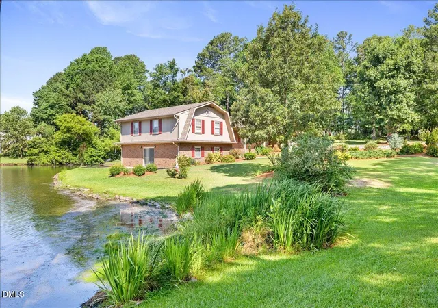 Photo 3 of Single family home for sale at 200 Edgewater Dr, Broadway, NC 27505 | MLS# 10171448 | Listing updated on 2026-09-28