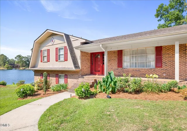 Photo 4 of Single family home for sale at 200 Edgewater Dr, Broadway, NC 27505 | MLS# 10171448 | Listing updated on 2026-09-28