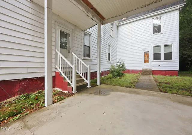 Photo 5 of Sale Pending at 845 S Williams St, Henderson, NC 27536 | MLS# 10173813 | Listing updated on 2026-08-17
