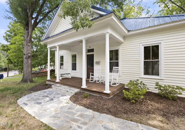 Photo 4 of Single family home for sale at 915 S 3rd Street, Sanford, NC 27330 | MLS# 10171790 | Listing updated on 2026-10-05