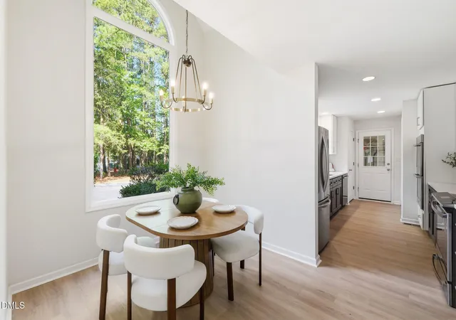 4th image of 100 Riverbirch Pt, Carrboro, NC 27510 | MLS# 10173834