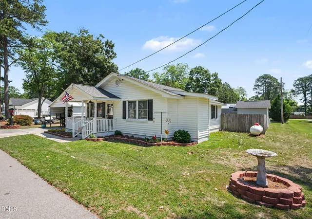 Homes for sale in Pikeville, NC | 106 N Fort St, Pikeville, NC 27863 | MLS# 10171672