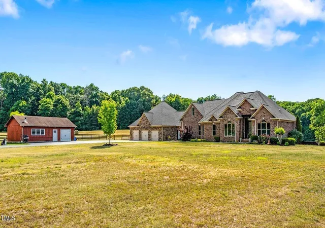 Photo 2 of Single family home for sale at 2925 Boy Wood Rd, Graham, NC 27253 | MLS# 10172584 | Listing updated on 2026-08-20