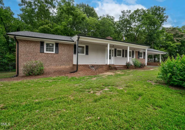 Homes for sale in Spring Hope, NC | 215 E Franklin St, Spring Hope, NC 27882 | MLS# 10174312