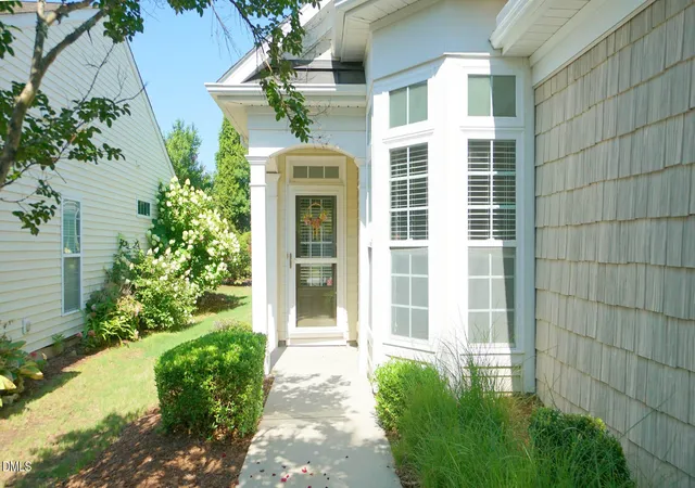 Photo 4 of Single family home for sale at 542 Tomkins Loop, Cary, NC 27519 | MLS# 10172056 | Listing updated on 2026-08-27