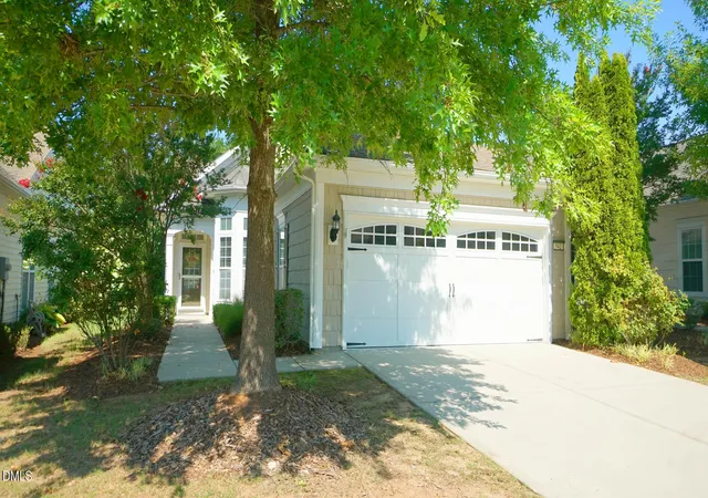 Photo 5 of Single family home for sale at 542 Tomkins Loop, Cary, NC 27519 | MLS# 10172056 | Listing updated on 2026-08-27