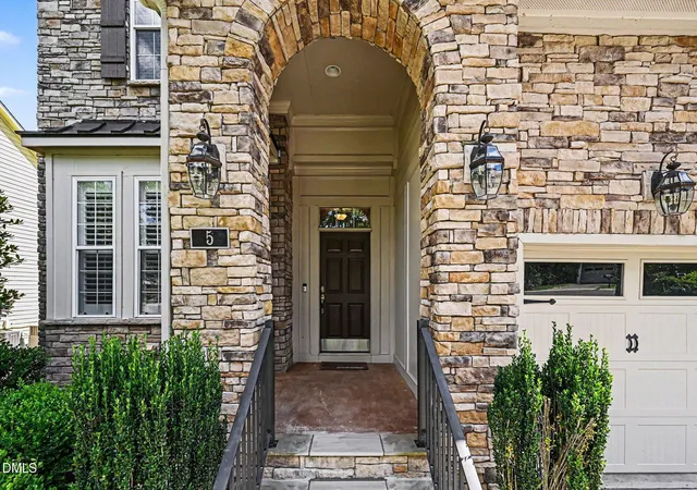Photo 2 of Single family home for sale at 5 Teahouse Ct, Durham, NC 27707 | MLS# 10171871 | Listing updated on 2026-09-04