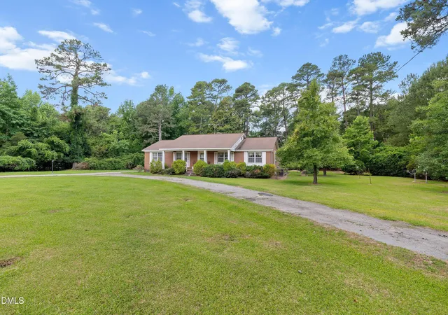 Photo 3 of Sale Pending at 647 Mallard Rd, Smithfield, NC 27577 | MLS# 10176947 | Listing updated on 2026-09-03