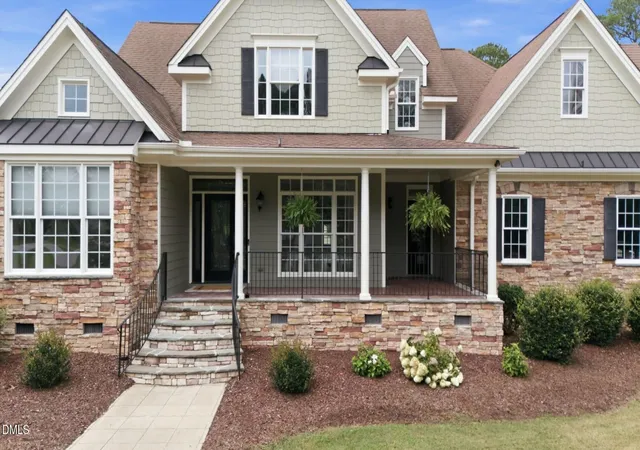 Photo 3 of Single family home for sale at 900 S Arendell Ave, Zebulon, NC 27597 | MLS# 10184422 | Listing updated on 2026-09-14