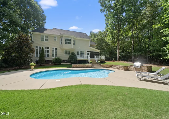 Photo 1 of Single family home for sale at 212 Middlecrest Wy, Clayton, NC 27527 | MLS# 10187941 | Listing updated on 2026-09-20