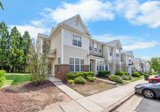 Photo 2 of Sale Pending at 7831 Silverthread Ln, Raleigh, NC 27617 | MLS# 10171979 | Listing updated on 2026-09-15