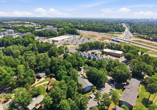 Homes for sale in Raleigh, NC | 1008 Sandlin Place, Raleigh, NC 27606 | Houzeo
