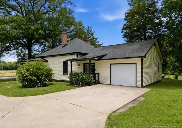 Photo 2 of Single family home for sale at 908 Middle Rd, Fayetteville, NC 28312 | MLS# 763719 | Listing updated on 2026-09-01