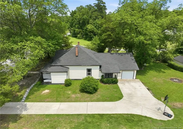 Photo 3 of Single family home for sale at 908 Middle Rd, Fayetteville, NC 28312 | MLS# 763719 | Listing updated on 2026-09-01
