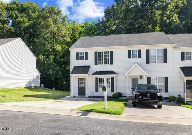 Photo 3 of Townhouse for sale at 4721 Tanglewood Oaks St, Raleigh, NC 27610 | MLS# 10172217 | Listing updated on 2026-09-18