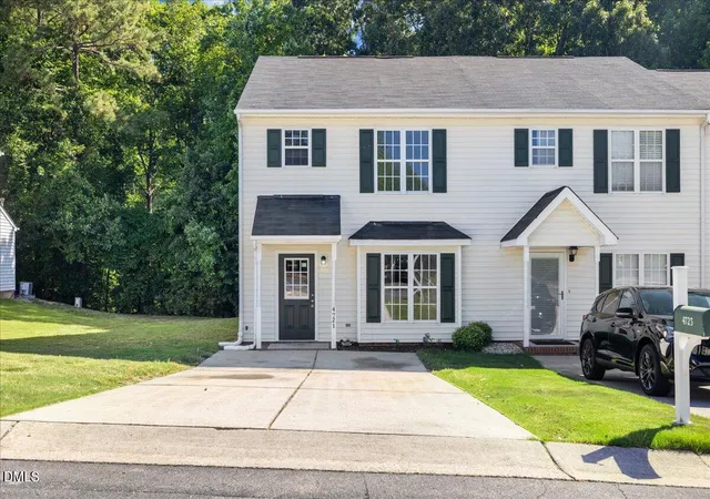 Photo 3 of Townhouse for sale at 4721 Tanglewood Oaks St, Raleigh, NC 27610 | MLS# 10172217 | Listing updated on 2026-09-18