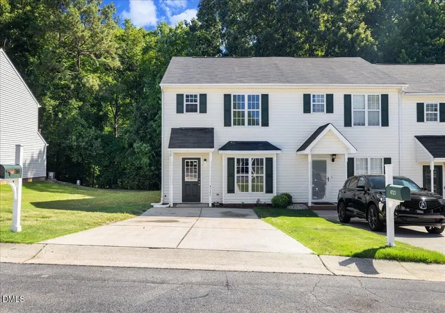 Photo 4 of Townhouse for sale at 4721 Tanglewood Oaks St, Raleigh, NC 27610 | MLS# 10172217 | Listing updated on 2026-09-18
