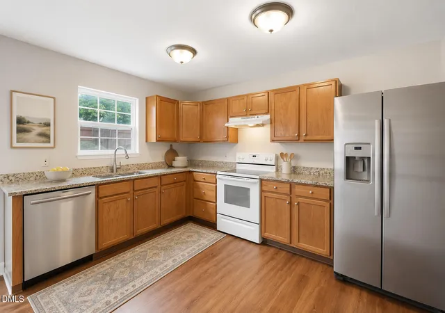 3rd image of 410 Walnut Crossing Dr, Whitsett, NC 27377 | MLS# 10173439