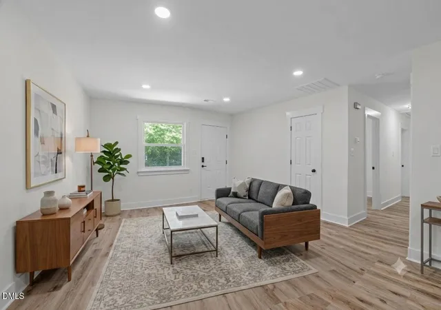 Photo 3 of Single family home for sale at 504 Tuliptree Rd, Hillsborough, NC 27278 | MLS# 10173331 | Listing updated on 2026-09-16