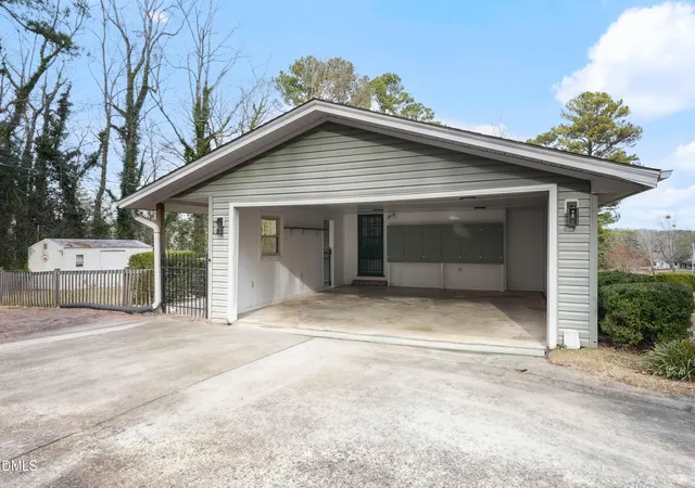 4th image of 1104 Oldham Lake Rd, Sanford, NC 27330 | MLS# 10172162