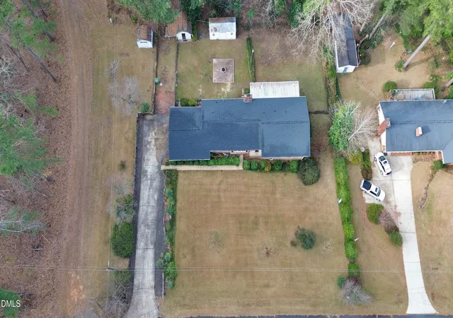 5th image of 1104 Oldham Lake Rd, Sanford, NC 27330 | MLS# 10172162