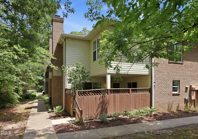 Homes for sale in Chapel Hill, NC | 381 Summerwalk Cir, Chapel Hill, NC 27517