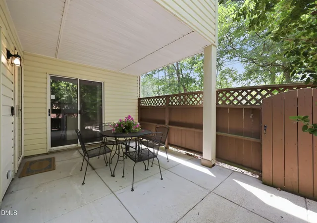 Homes for sale in Chapel Hill, NC | 381 Summerwalk Cir, Chapel Hill, NC 27517