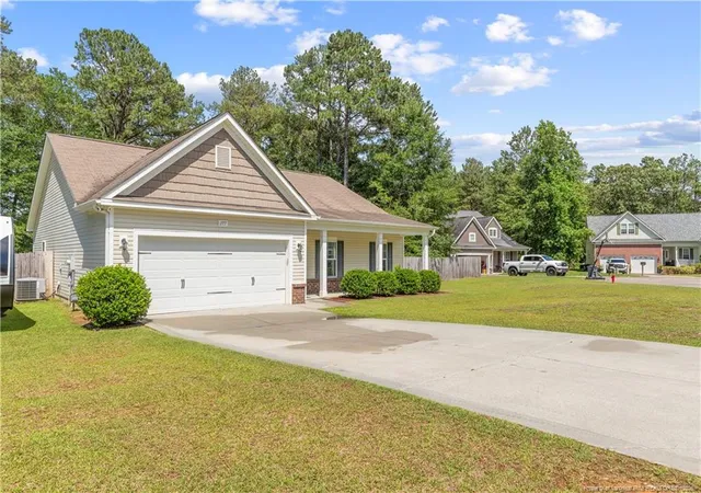 Homes for sale in Raeford, NC | 177 Sidesaddle Ct, Raeford, NC 28376 | MLS# 763903