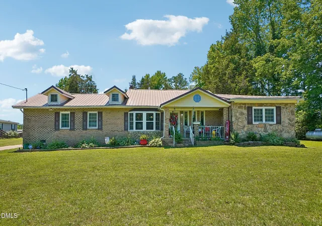 Photo 1 of Single family home for sale at 110 Grannys Dr, Warrenton, NC 27589 | MLS# 10172306 | Listing updated on 2026-09-01