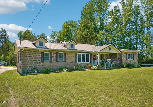 Photo 3 of Single family home for sale at 110 Grannys Dr, Warrenton, NC 27589 | MLS# 10172306 | Listing updated on 2026-09-01