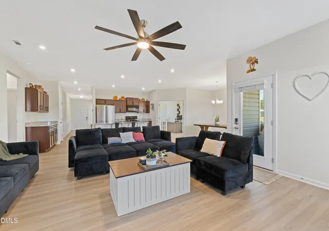 4th image of 112 Napa Dr, Four Oaks, NC 27524 | MLS# 10172794