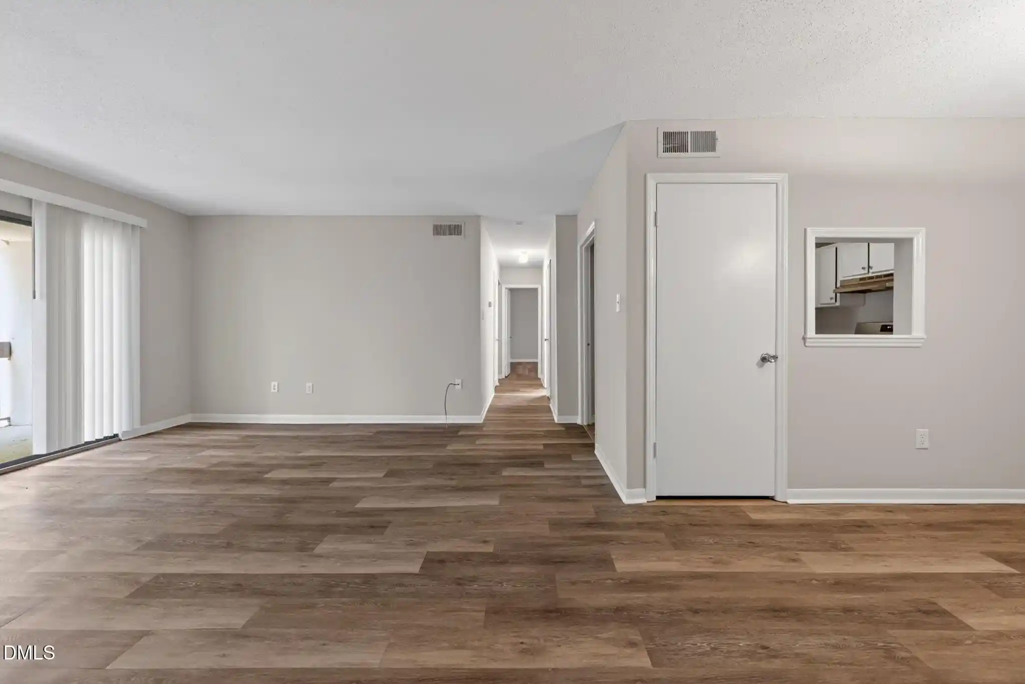 Listing Photo 2 - Condo for sale in 500 Umstead Dr located at 500 Umstead Dr, Chapel Hill, NC 27516 - Unit #Unit 303e