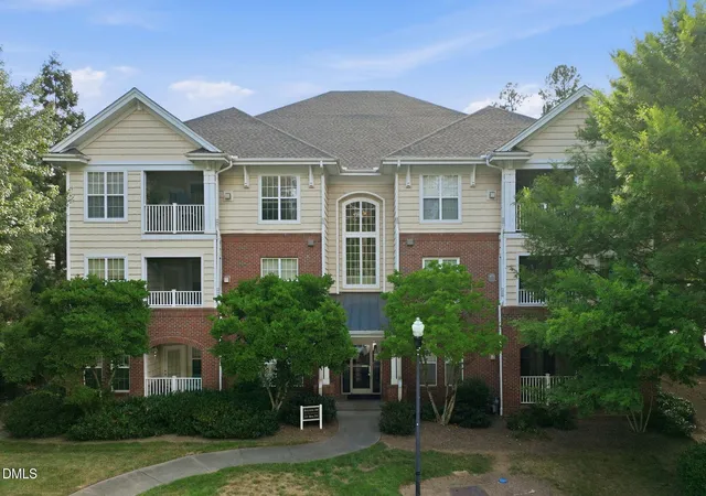 Photo 4 of Condo for sale at 124 Providence Glen Dr, Chapel Hill, NC 27514 | MLS# 10173158 | Listing updated on 2026-08-02