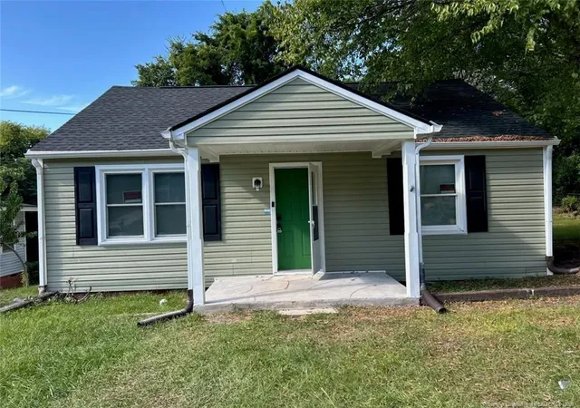Photo 1 of Single family home for sale at 210 Sunset Ave, Fayetteville, NC 28301 | MLS# 763919 | Listing updated on 2026-07-18