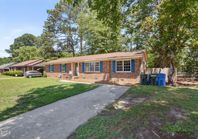 Homes for sale in Wilson, NC | 1808 Oakdale Dr W, Wilson, NC 27893 | MLS# 10172413