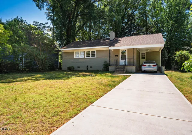 1st image of 409 W Park St, Cary, NC 27511 | MLS# 10172464