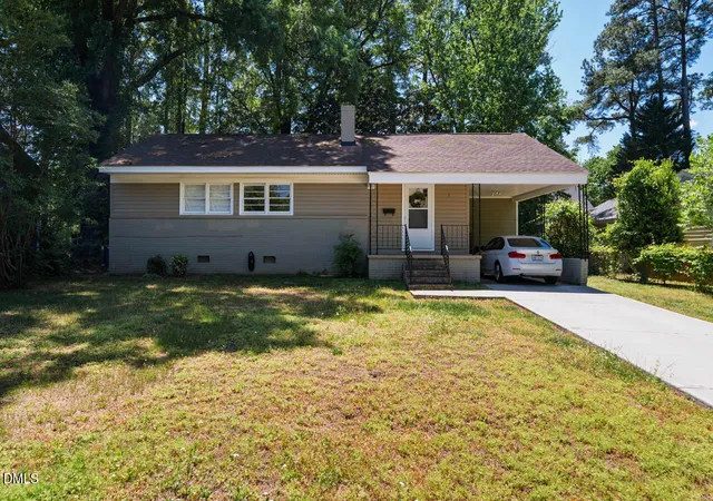 3rd image of 409 W Park St, Cary, NC 27511 | MLS# 10172464