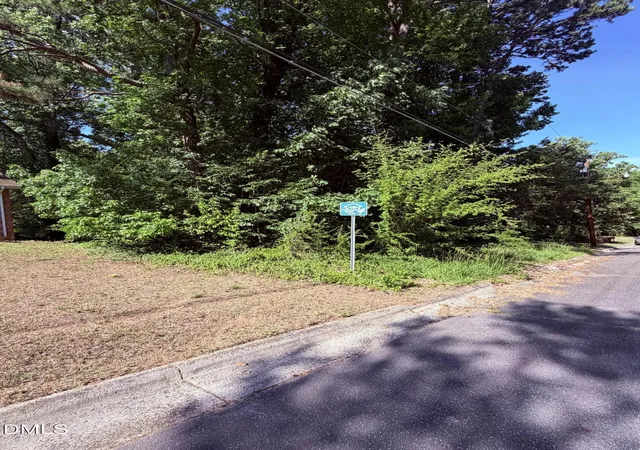 Photo 2 of Sale Pending at 1303 Ross Ave, Greensboro, NC 27406 | MLS# 10172449 | Listing updated on 2026-08-26